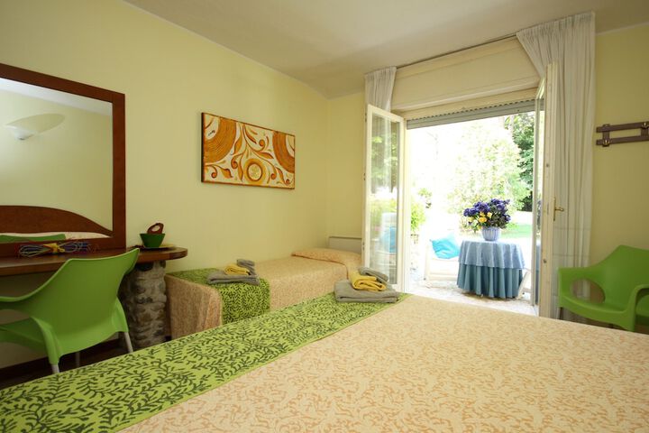 Room 3 of 51