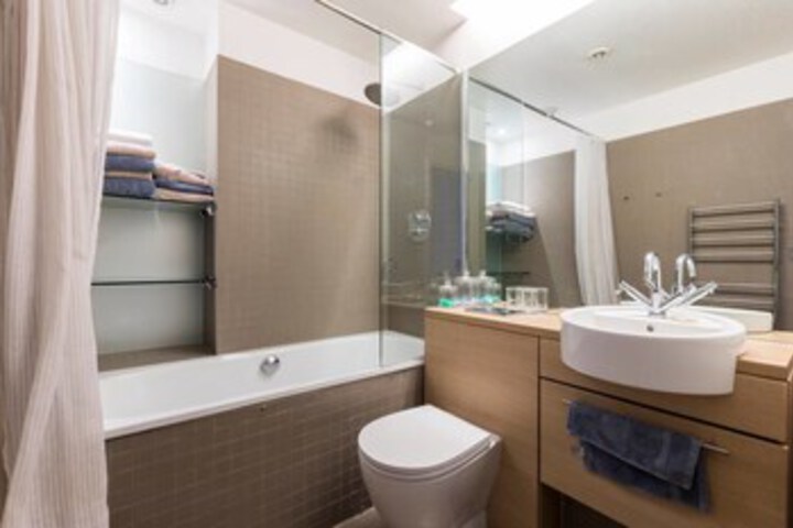 Room 3 of 20