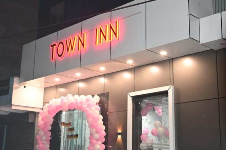 Hotel Town Inn Near Railway Station