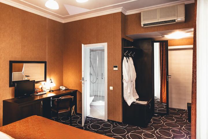 Room 22 of 63