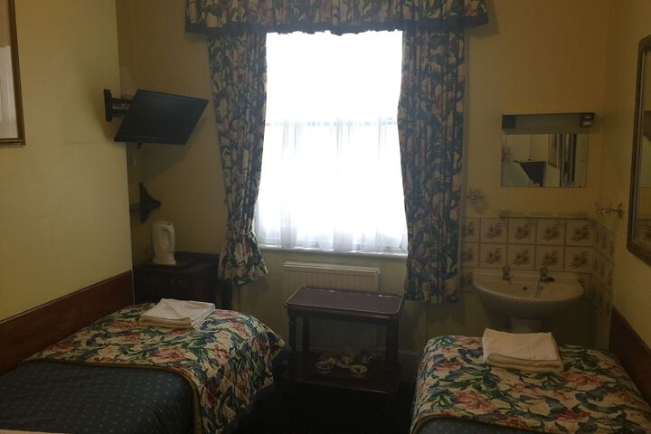 Room 9 of 60