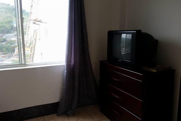 Room 4 of 13