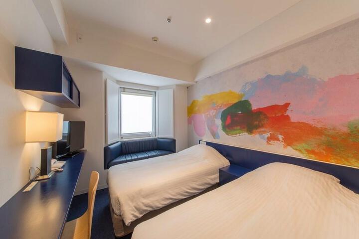 Room 3 of 3