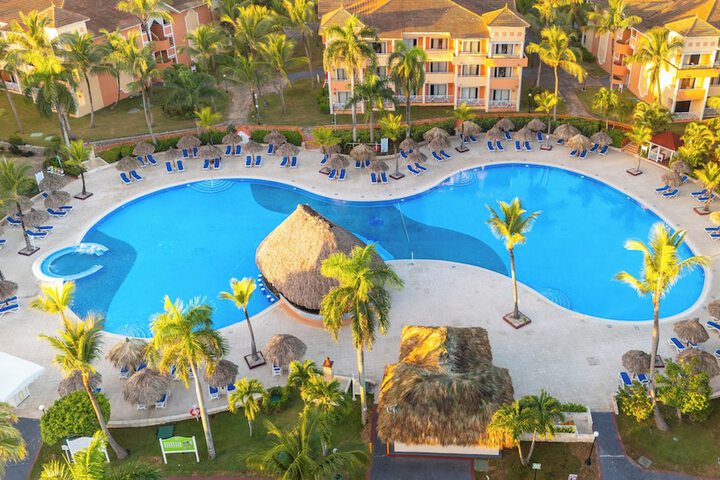 Hotel with Pool