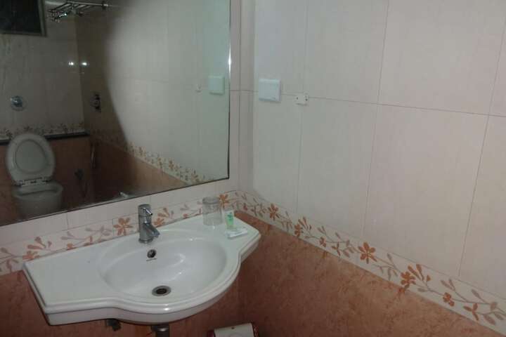 Room 30 of 41
