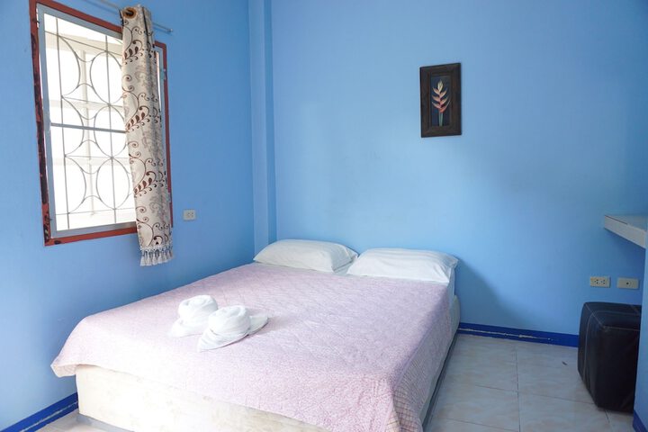 Room 5 of 42