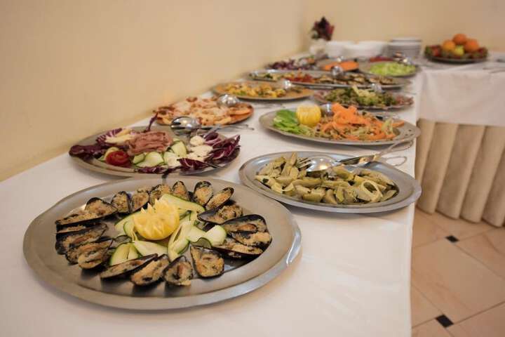 Dining 6 of 24