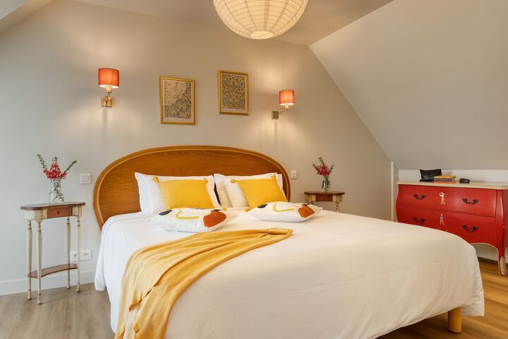 Room 4 of 27