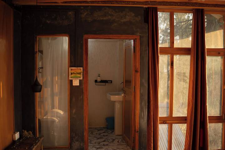 Room 32 of 69