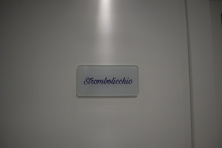 Room 16 of 54