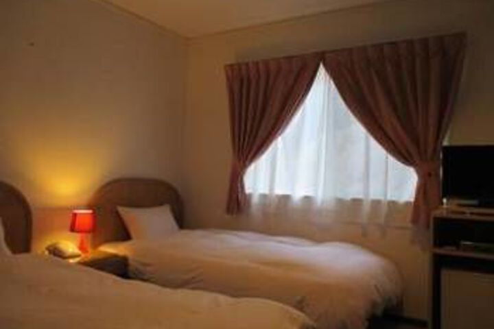 Room 10 of 23