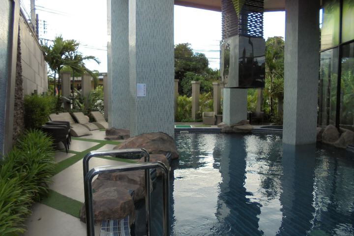 Hotel with Pool
