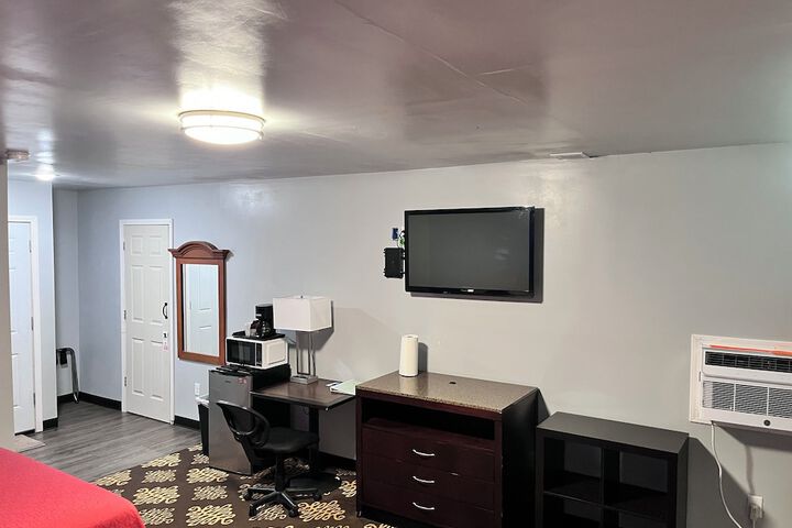 Deluxe Double Room (1 of 19)