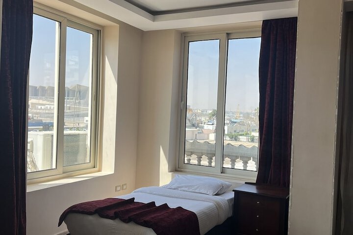 Room 3 of 49