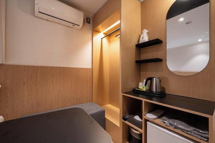 Room 5 of 31