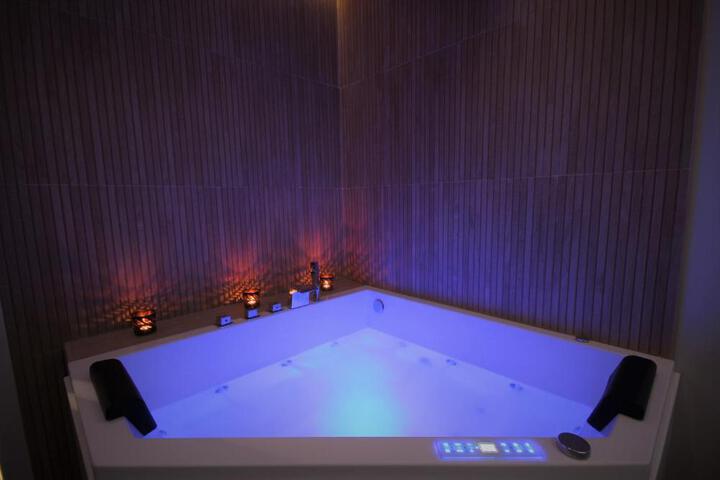 Hot tub