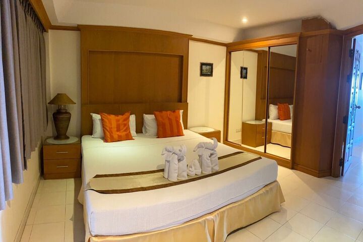 Room 33 of 84