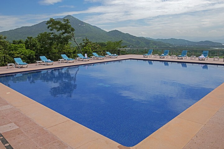 Pool 24 of 52