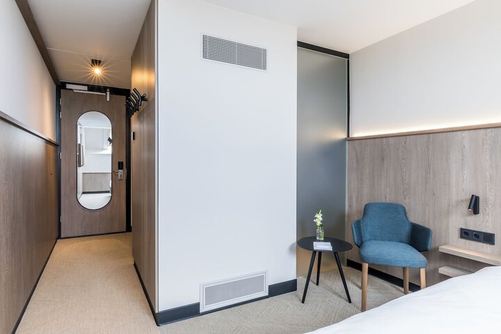 Room 6 of 55