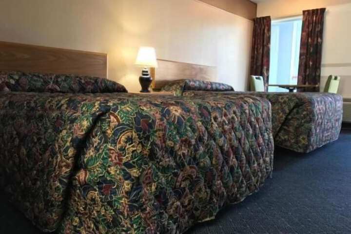 Room 9 of 15