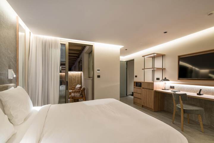 Room 193 of 332