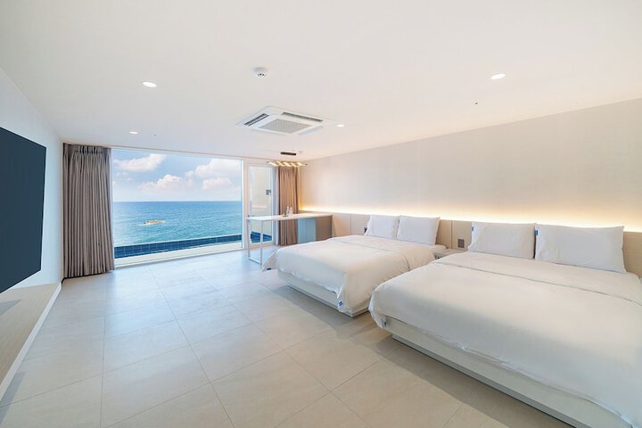 Room 18 of 32
