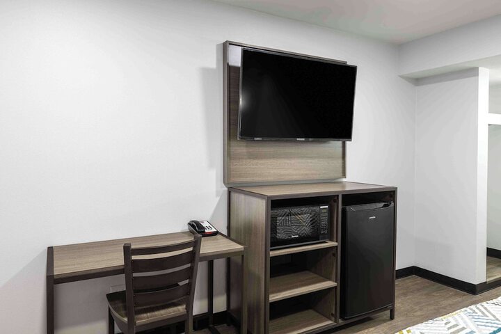 Room 12 of 19