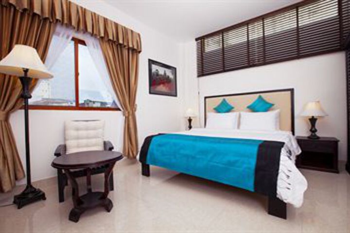 HomeFeel CS Hotel