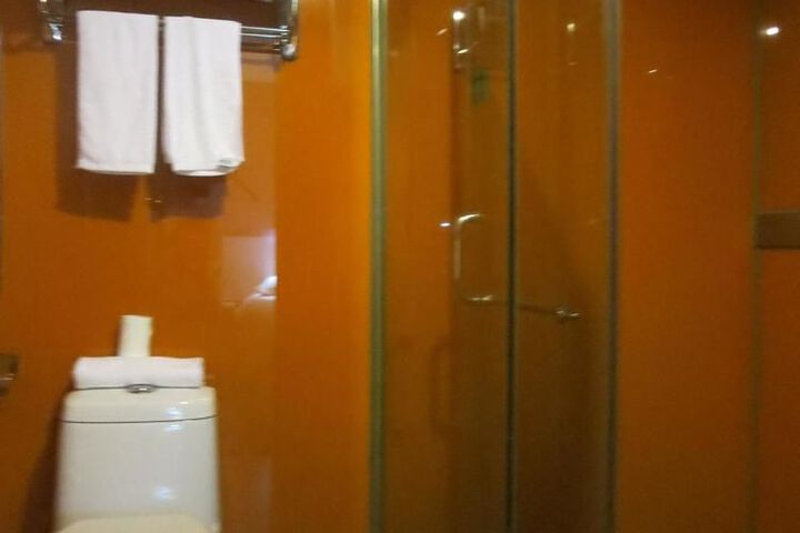Room 6 of 20