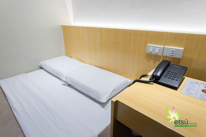 Room 10 of 52