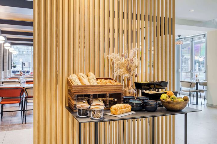 Breakfast/Coffee Service 83 of 153