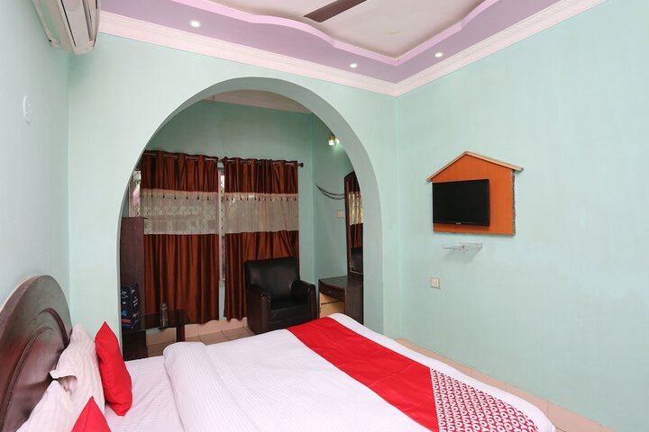Room 8 of 15