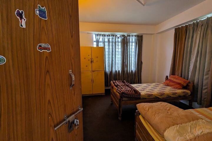 Room 2 of 37