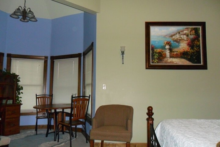 Room 15 of 48