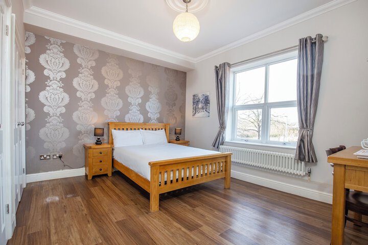 Room 33 of 70