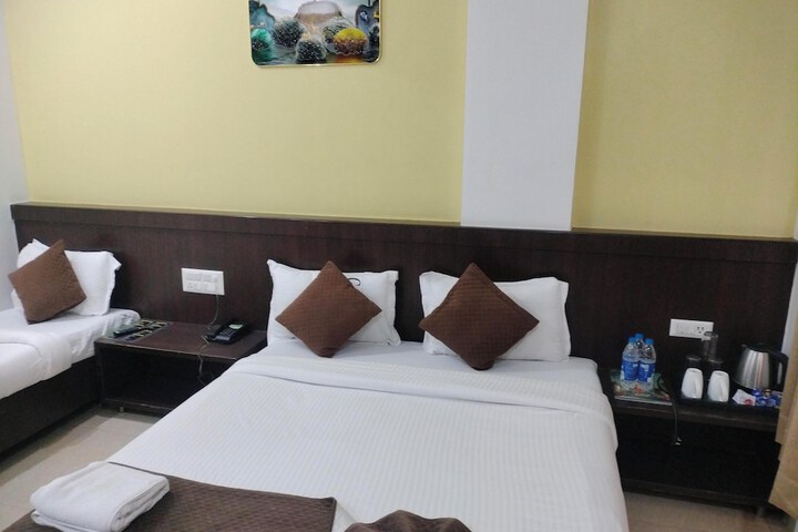 Room 10 of 42