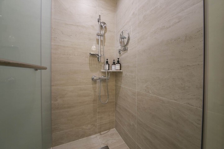 Room 10 of 70