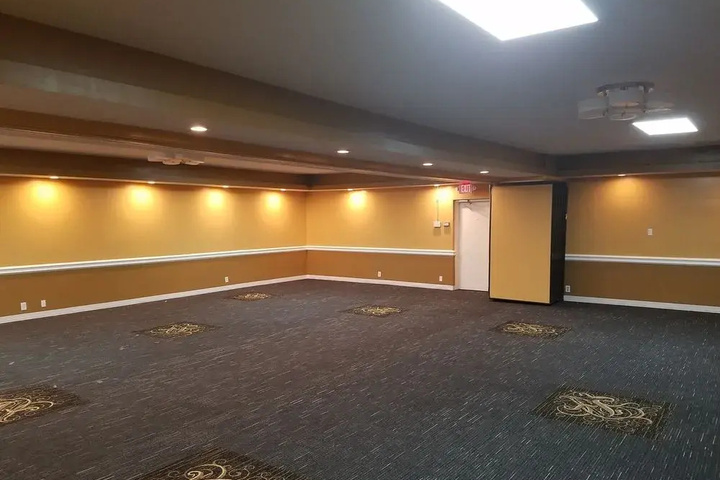 Room 14 of 18