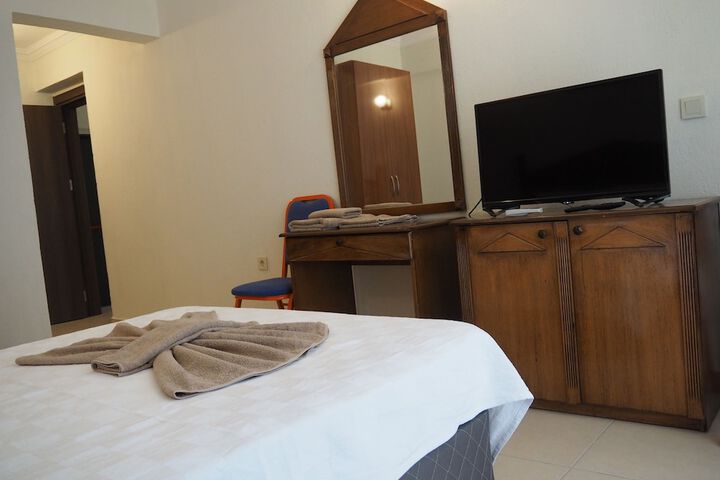 Room 10 of 85