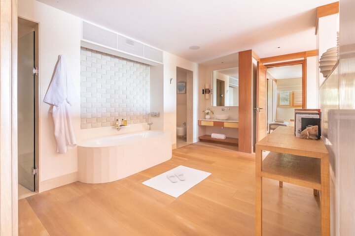Room 45 of 62