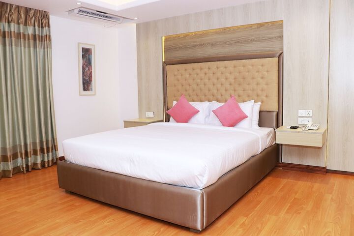 Room 12 of 34