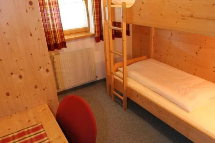 Room 2 of 17