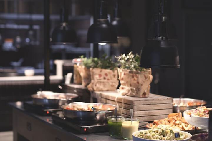Dining 72 of 100