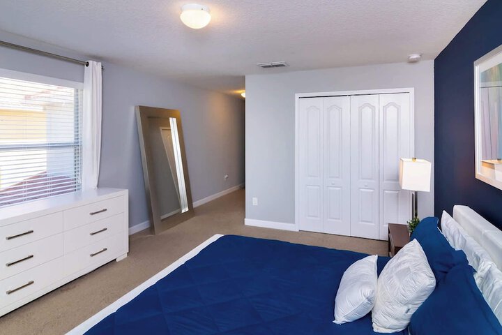 Room 2 of 60