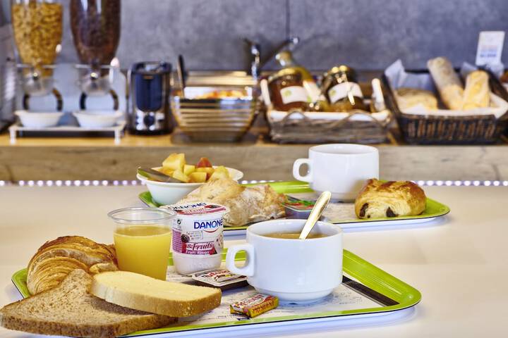 Breakfast/Coffee Service 70 of 74