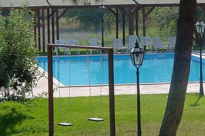 Pool 22 of 36