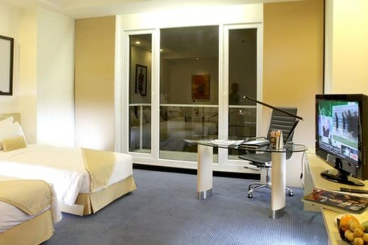 Room 15 of 43