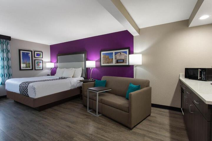1 King Bed (16 of 22)