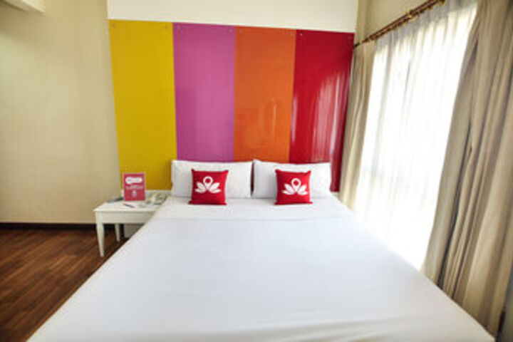 Room 10 of 21