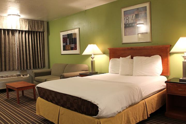 Room 3 of 20